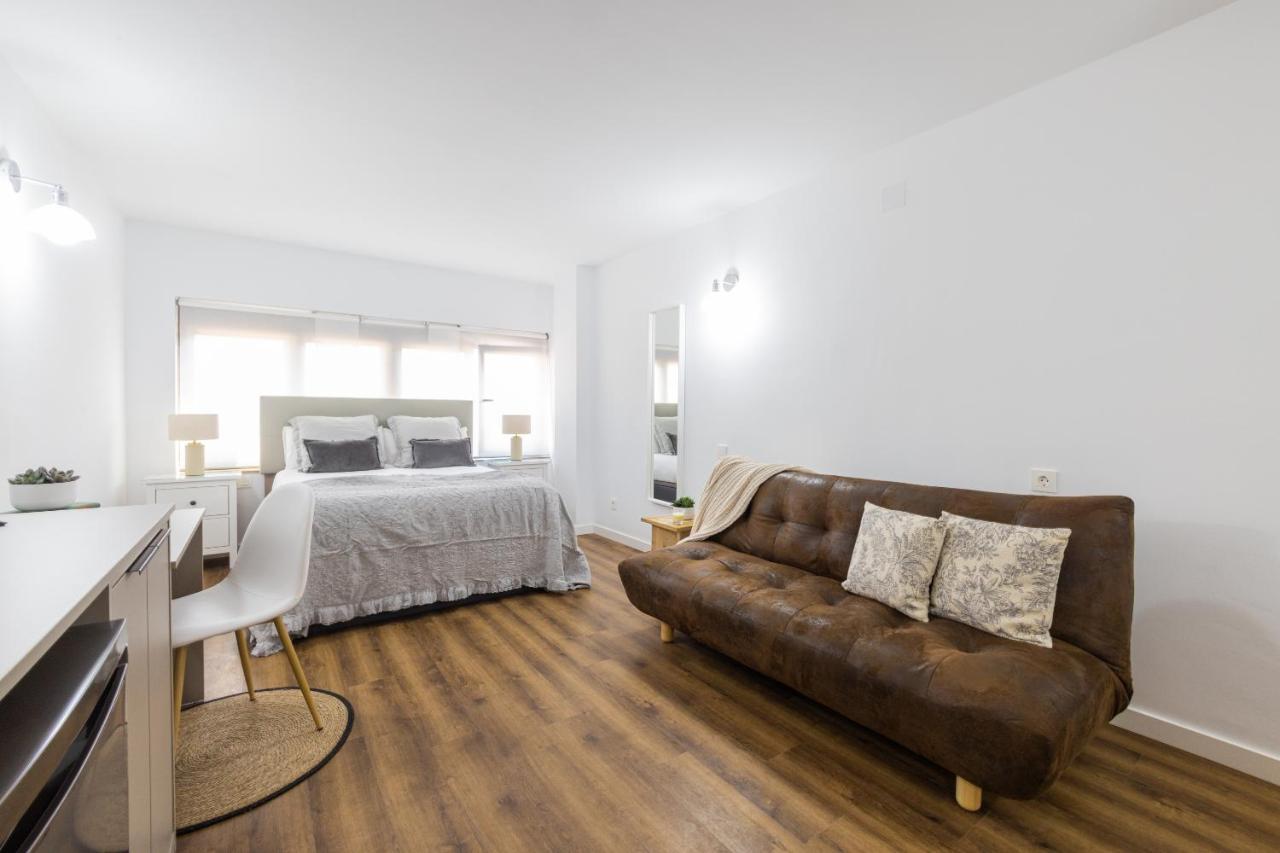 Florit Flats - The Apolo Studio บาเลนเซีย ภายนอก รูปภาพ