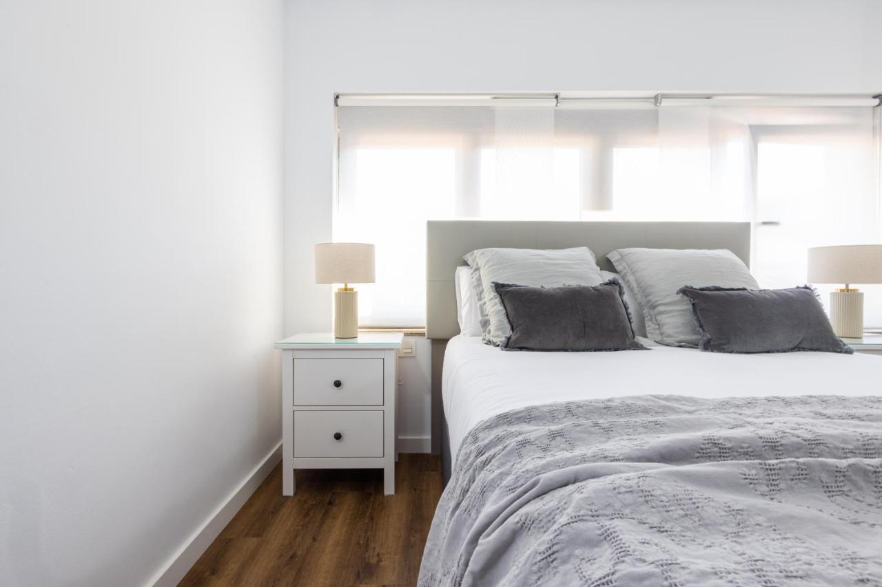 Florit Flats - The Apolo Studio บาเลนเซีย ภายนอก รูปภาพ