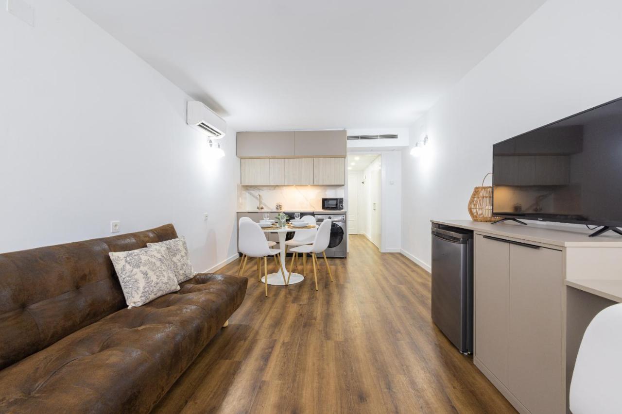 Florit Flats - The Apolo Studio บาเลนเซีย ภายนอก รูปภาพ