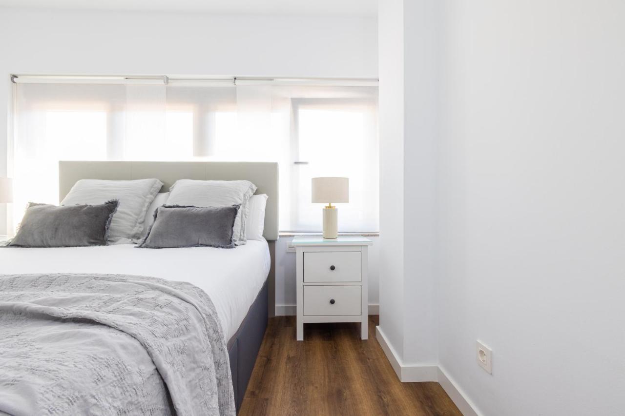 Florit Flats - The Apolo Studio บาเลนเซีย ภายนอก รูปภาพ