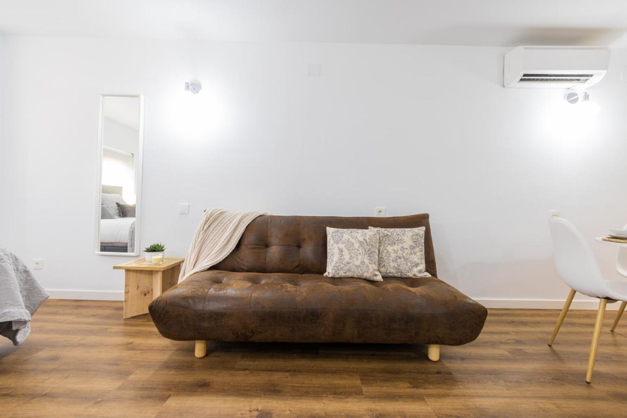 Florit Flats - The Apolo Studio บาเลนเซีย ภายนอก รูปภาพ