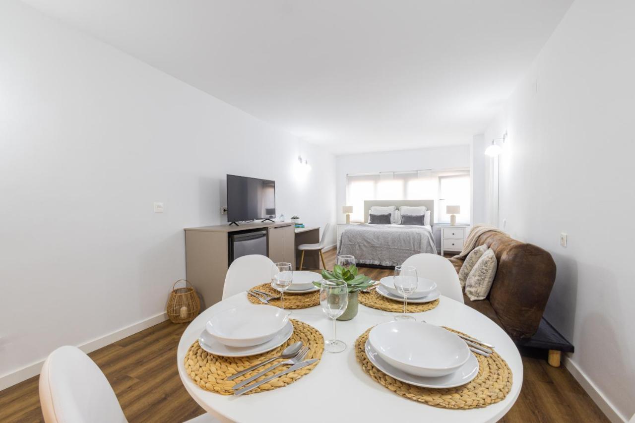 Florit Flats - The Apolo Studio บาเลนเซีย ภายนอก รูปภาพ