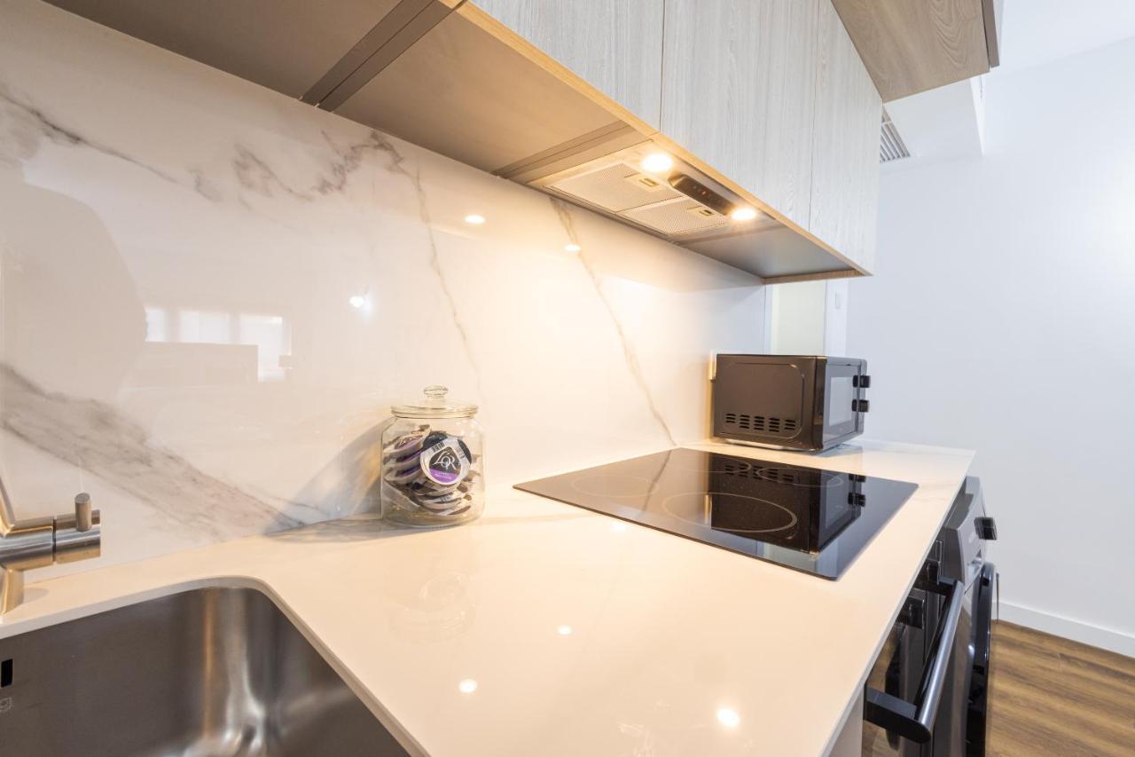 Florit Flats - The Apolo Studio บาเลนเซีย ภายนอก รูปภาพ