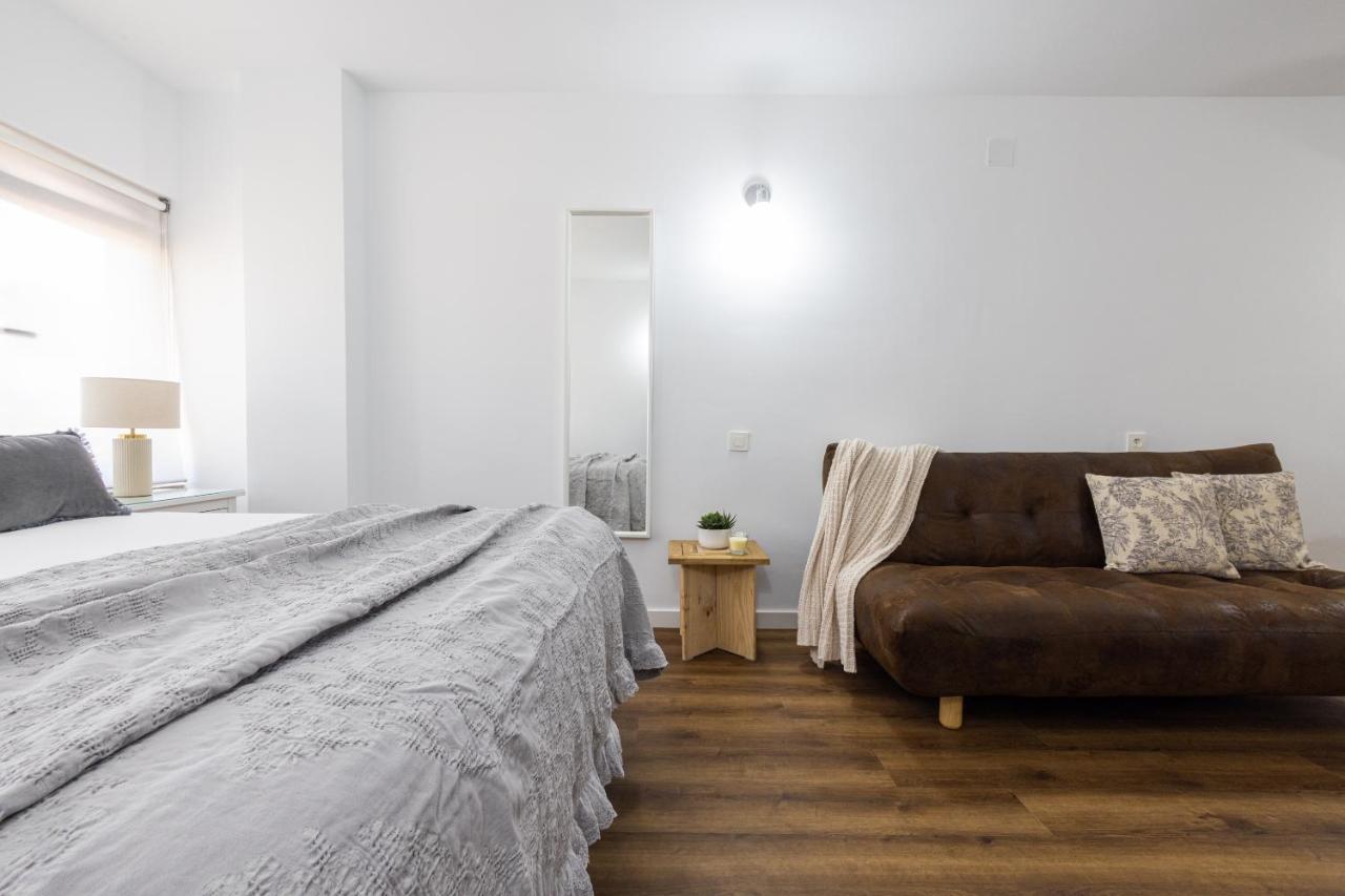 Florit Flats - The Apolo Studio บาเลนเซีย ภายนอก รูปภาพ