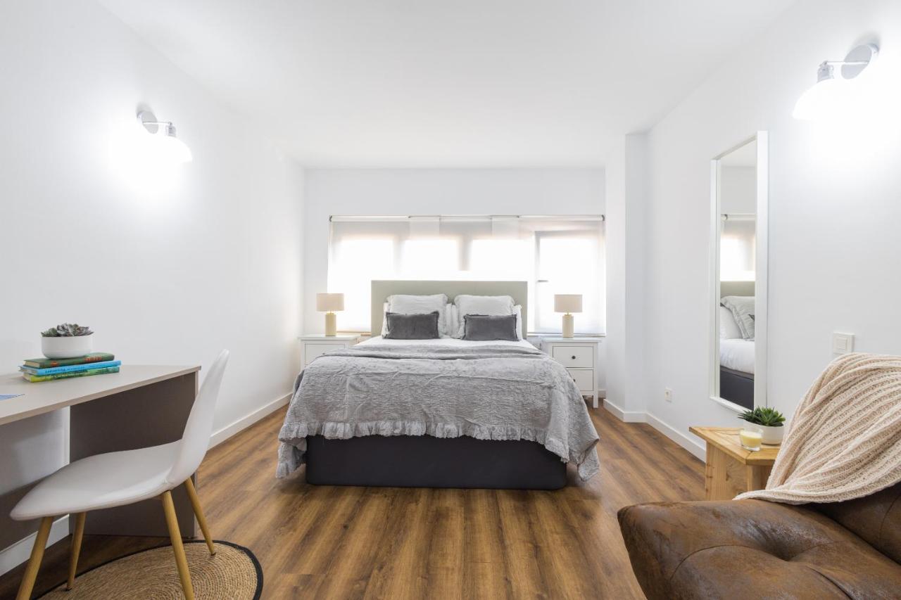 Florit Flats - The Apolo Studio บาเลนเซีย ภายนอก รูปภาพ
